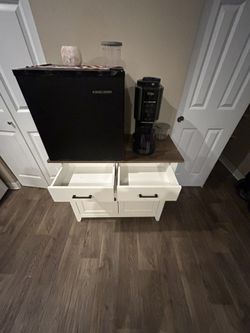 Standing Cabinet