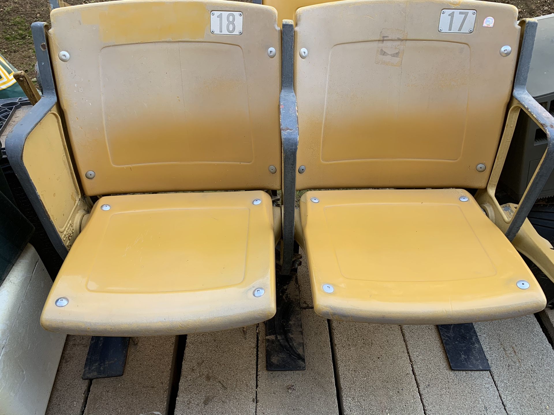 Dodger Stadium field seats!!. Yellow. Comes with hologram. $1000 this is for a pair. !!!
