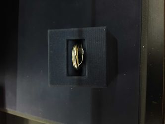 White Gold 14k (.585) 2.8 grams Size 8