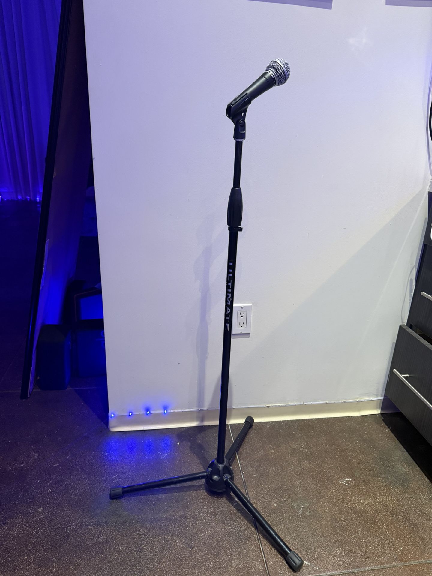 Shure Sm48 Mic & Mic Stand