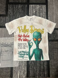 Vale Lives Valley Dreams Alien Graphic Tee
