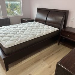 Bedroom Set, Queen Bed, Two Nightstands, Dresser With Mirror