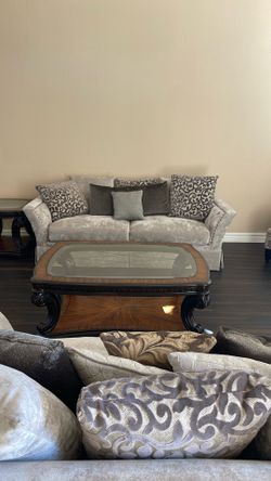 Living Room Set With Wood/Glass Tables