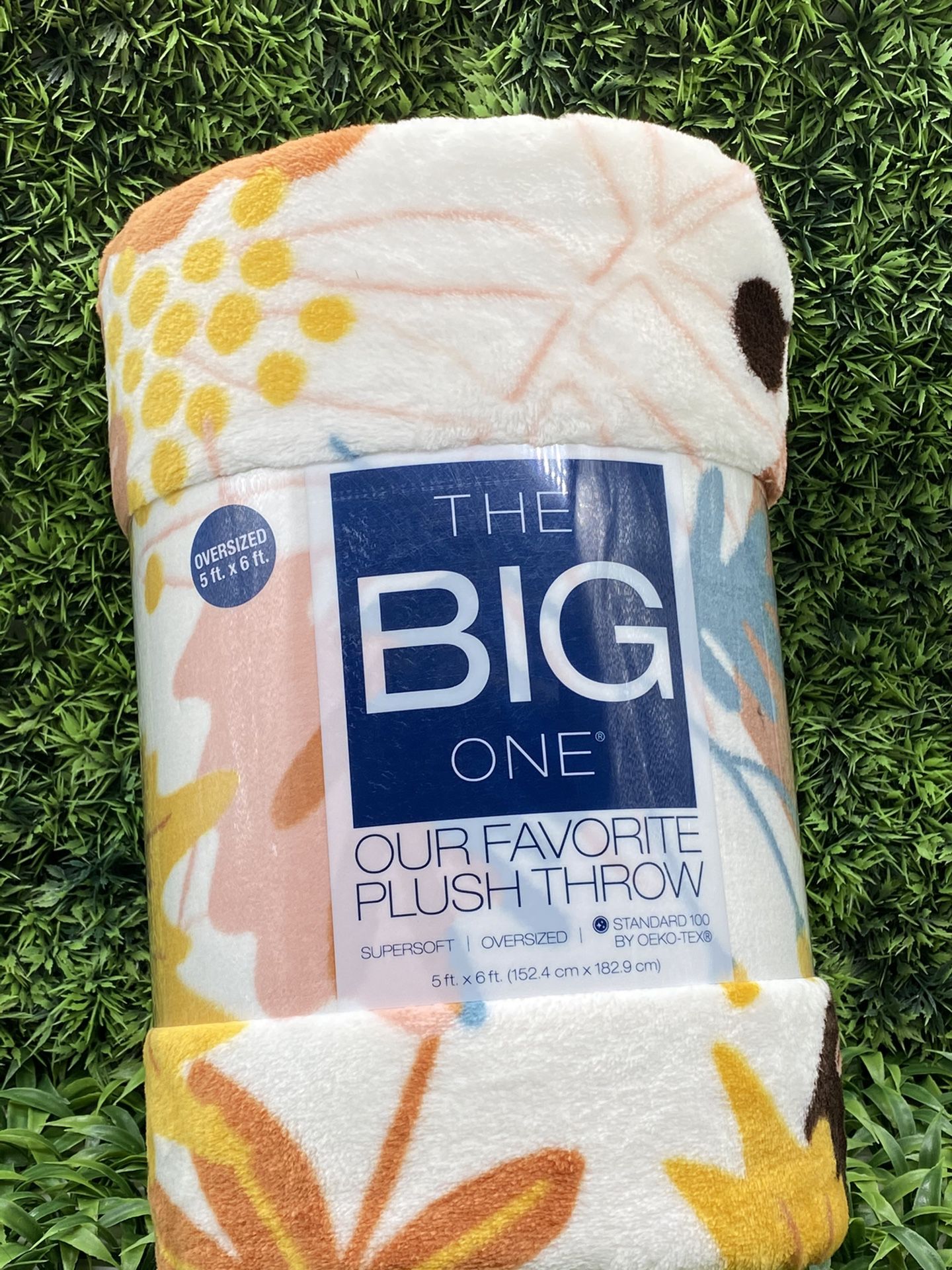 The Big One Plush Throw (blanket)