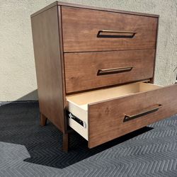 Dresser/ 3 Drawer Dresser/ Furniture/ Closet/ Tv Stand/ Clothes/ New 