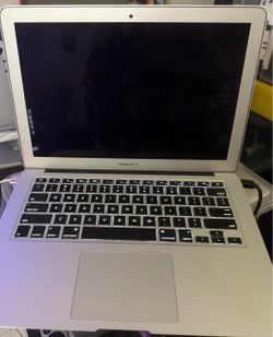 Apple MacBook Air ( 13,Inch Early 2015) 2.2 GHZ Core I7 8 GB Ram & 128 GB ( Reading The Post )