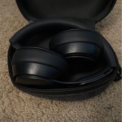 Beats Solo 3 Wireless Pros  Black 