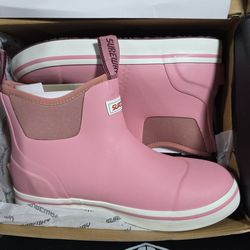 Rain shoes women's size 7