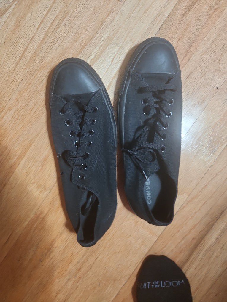 Size 13 Black Converse 