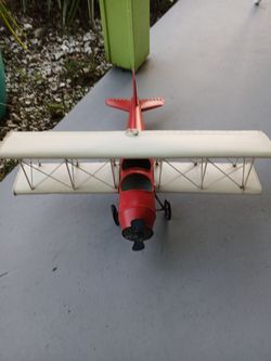 Model airplane