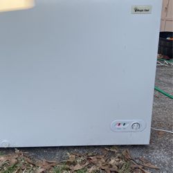 Magic chef freezer