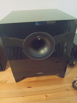 Home theater subwoofer. Ported box, great condition sounds great. FREE DELIVERY PORTLAND VANCOUVER
