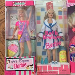 Lot Is 3 Vintage Barbie Dolls Bath Ice Cream 3 Looks