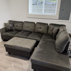 Great condition sectional couch set