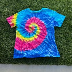 Women’s Tee Size Large