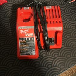 Milwaukee M18/12 charger 