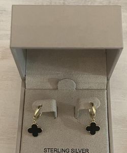 VanCleef Dupe Rachel Zoe Black Gold Clover Earrings