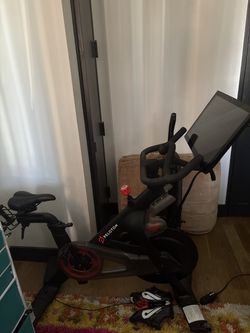 Peloton Bike 3rd Gen 2021 - Almost 160 Rides