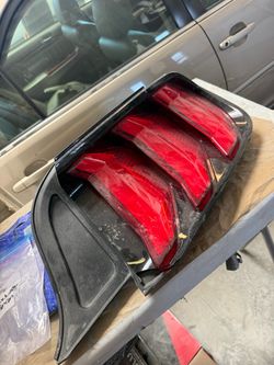 19 Ford mustang tail light RH