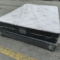 NEW MATTRESS QUEEN SIZE PLUSH WITH BOX SPRING