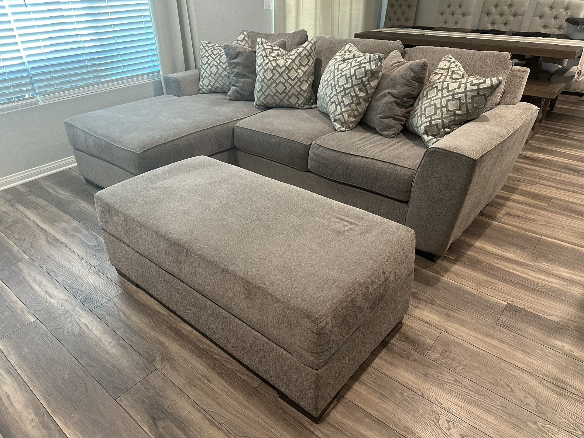 Oracle Sofa Chaise w/ Storage Ottoman