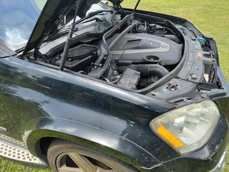 Parting out G-wagon GL 550 Mercedes