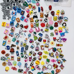 ✨Croc Charms 🙌✨