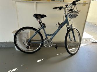 Raleigh Women's Step-Through Venture 4.0 Bike