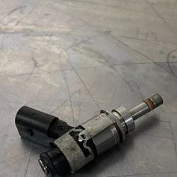 Audi Q5 2011 3.2 V6 Fuel Injector
