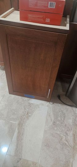 Solid Wood Shaker Kitchen Cabinets – Multiple Sizes – MUST GO