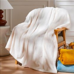 NEWCOSPLAY Fleece Leaves Pattern Throw Blanket, Ivory, 50"x60"
Super Soft Throw Blanket, Lightweight Cozy Bed Sofa Blanket, Premium Silky Flannel Flee