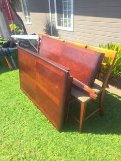 Dinning room table with 4 chairs