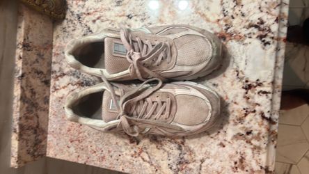 New Balance 990