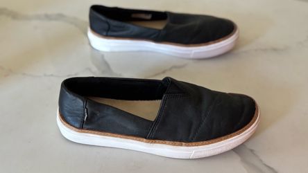Toms black leather Parker slip on sneakers size 7