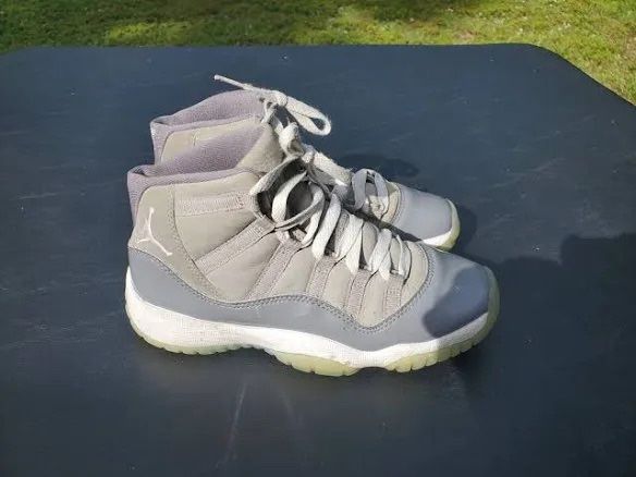 Cool Gray Jordan 11s ( Price negotiable)