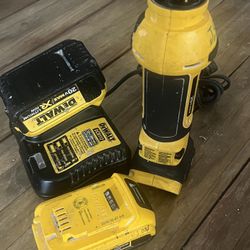 De Walt Router With Battery And Charger