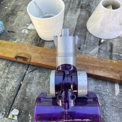 Dyson Mini Turbine Head Attachment (Purple) – Tested Working – 6” Wide  ⸻  DESCRIPTION  Genuine Dyson Mini Turbine Head attachment in the purple/gray 