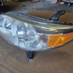 2015 Toyota Sienna Headlight Left Side