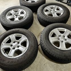 5 OEM Jeep Wrangler JL Wheels & Tires – 17” All-Terrain, Great Tread