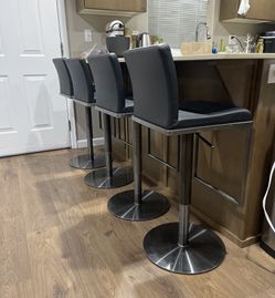 Adjustable Height Bar Stool