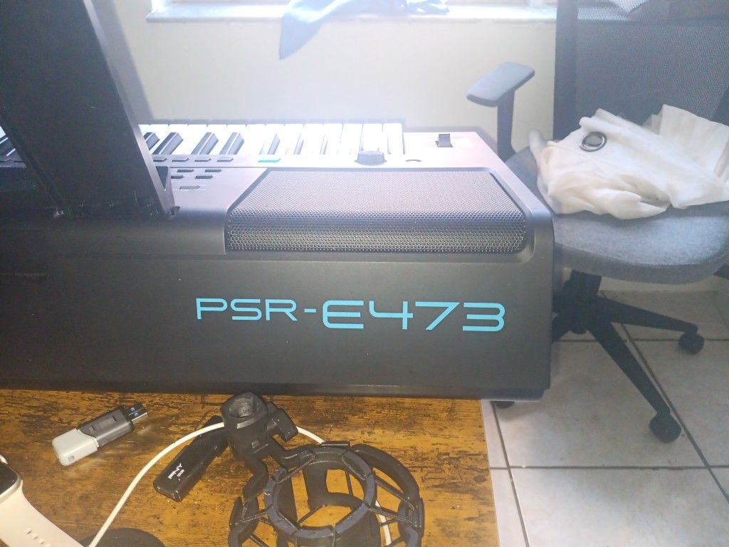 Yamaha Psr E473 Con RITMOS