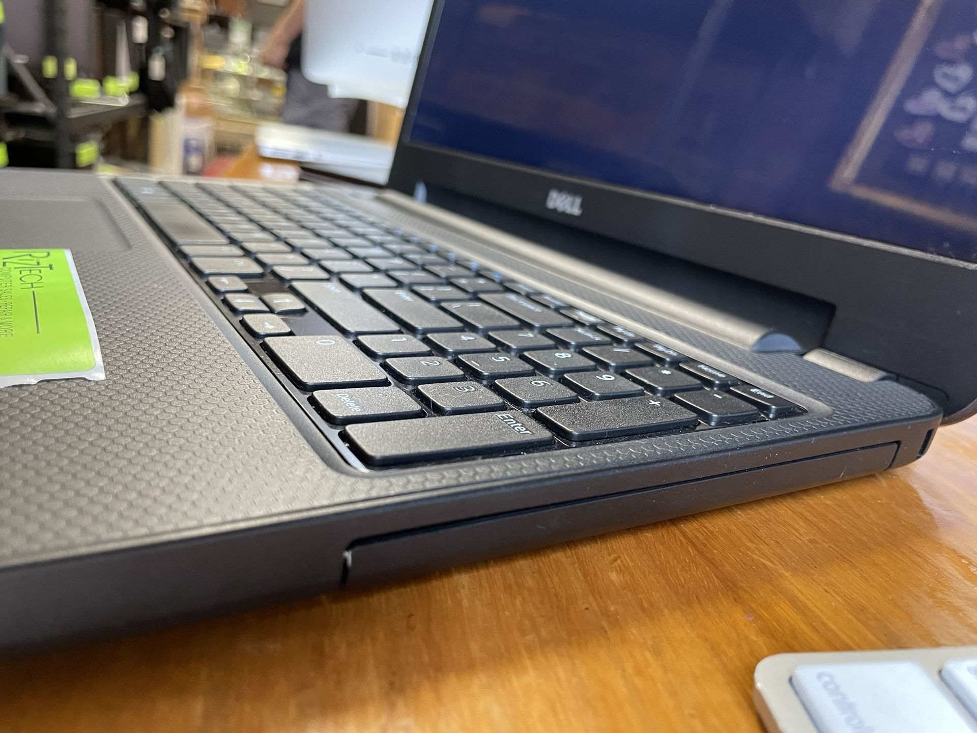 Dell Inspiron 3531 Laptop Intel Celeron N2830 2.10GHz Dual Core 8GB RAM 256GB SSD W10