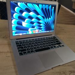 Apple MacBook Air 13 - Excellent Battery, Charger $180
