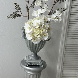 Beautiful White Orchids Arragement.and silver base 😍😍👋