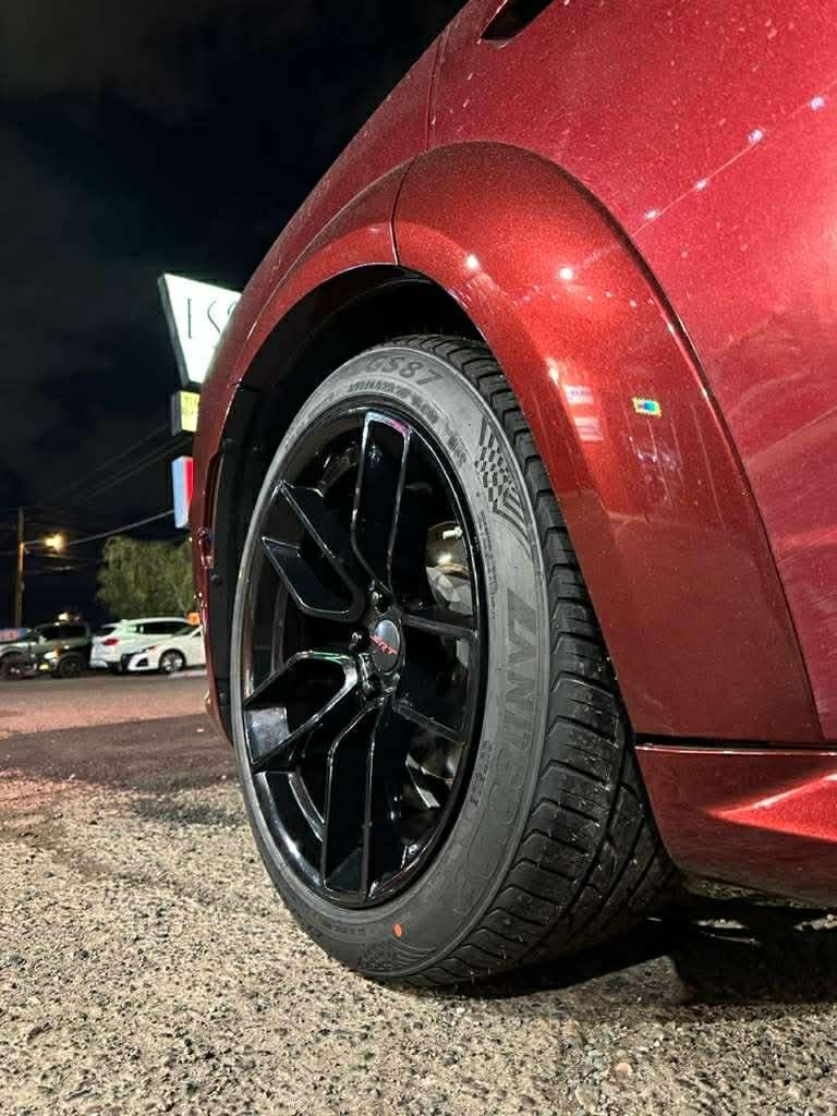 RINES 20" STAGGERED HELLCAT REPLICA LLANTA 20X9 CON 245 45 20 FRONT 20X10.5 CON 275 40 20 BACK