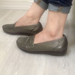 SAS Leather Loafers (size 8w)