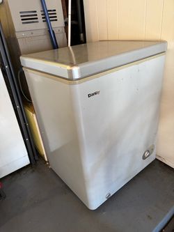 Chest freezer 24”x21”x32”