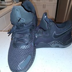 Sneakers Size 10 1/2