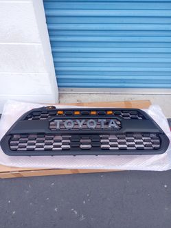 Tacoma black grille