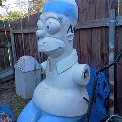 Homer Simpson statue